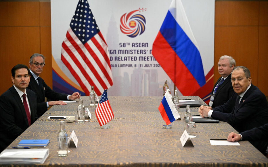 Russe : Lavrov menace de grandes surprises mais ne révèle pas les détails de son échange avec Rubio