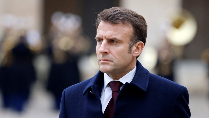 Emmanuel Macron : Le chef de l’État français sombre dans une crise sans précédent