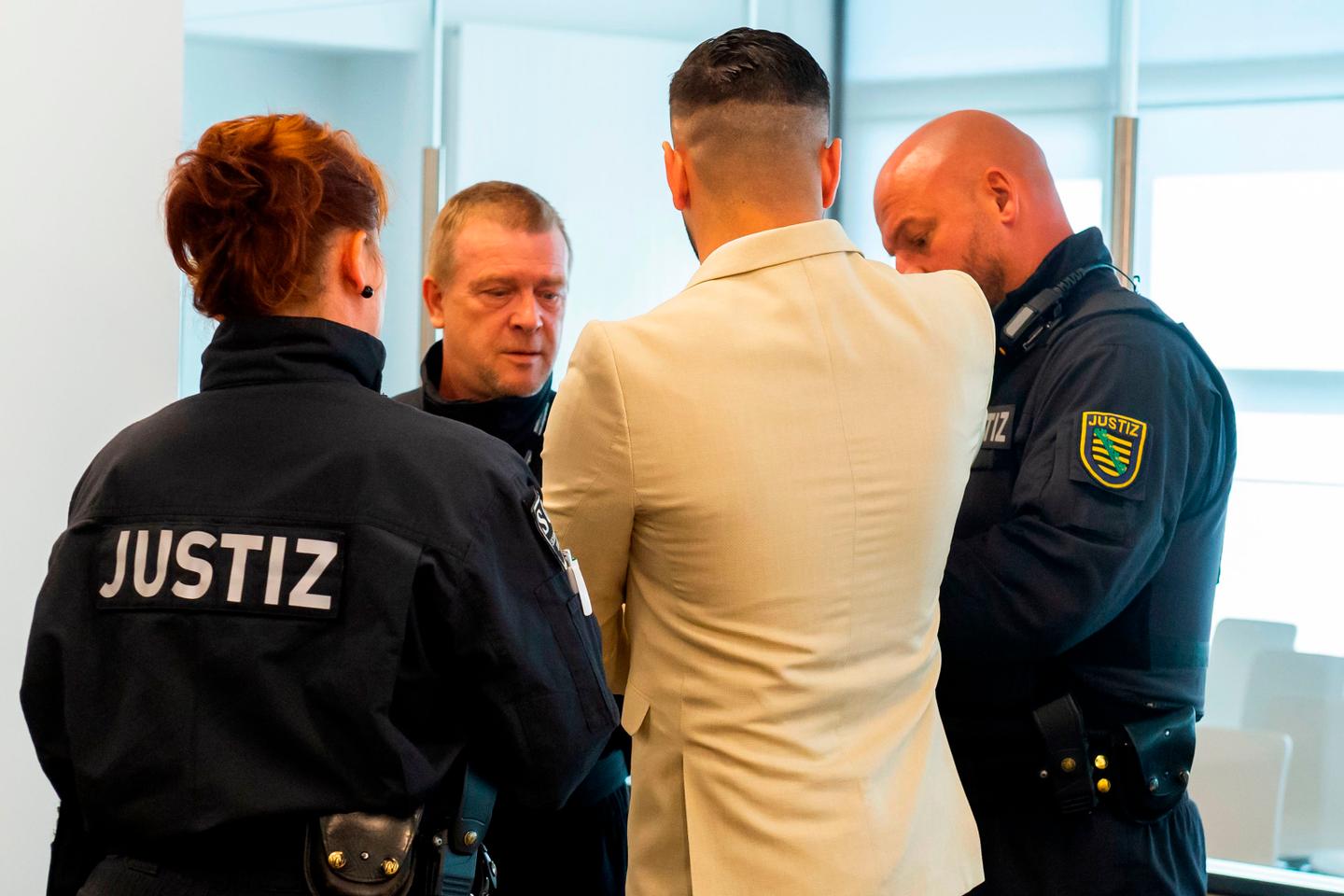 Viol d’une adolescente en Allemagne par cinq migrants syriens : une débâcle de l’immigration illégale